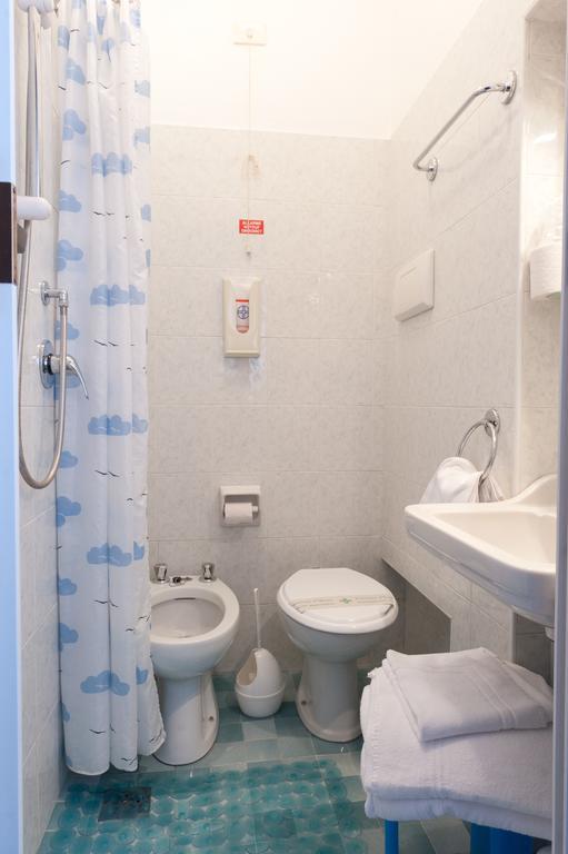 Albergo Marsari Пескиера дел Гарда Стая снимка